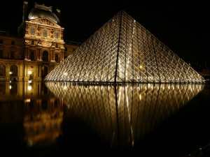 Louvre-at-night