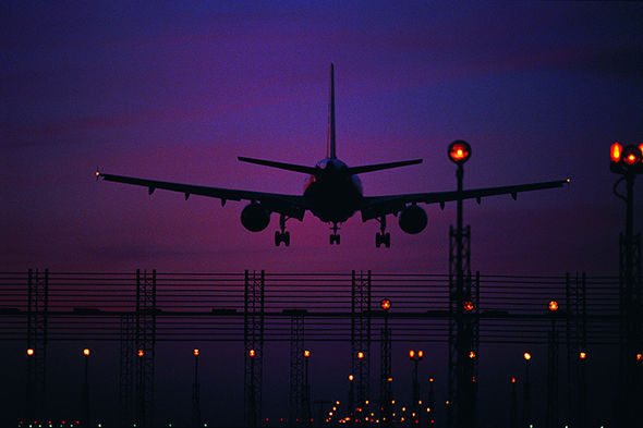flights-pilot-plane-airport-landing-night-1568059